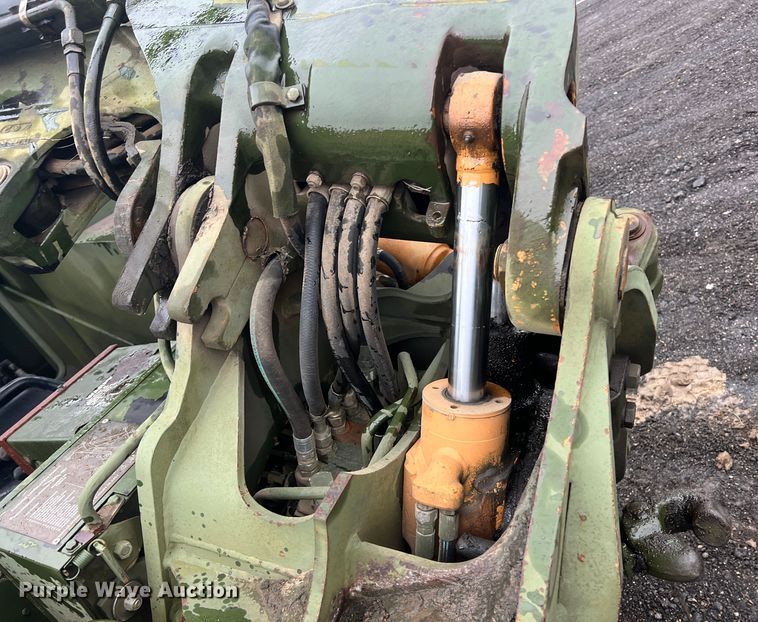 image for item KF9767 1990 Freightliner FLU419  emplacement excavator