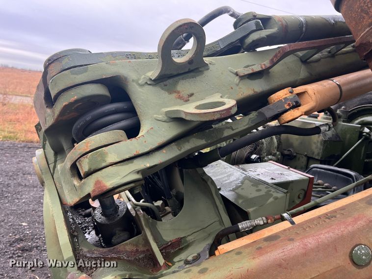 image for item KF9767 1990 Freightliner FLU419  emplacement excavator