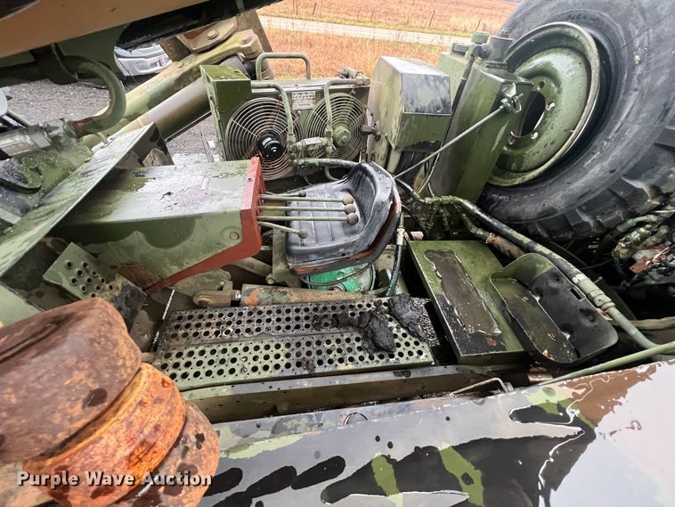 image for item KF9767 1990 Freightliner FLU419  emplacement excavator