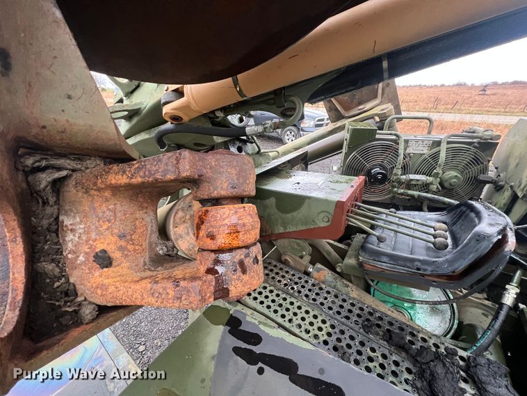 image for item KF9767 1990 Freightliner FLU419  emplacement excavator