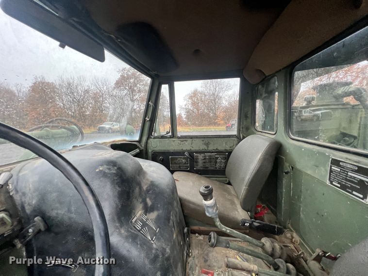 image for item KF9767 1990 Freightliner FLU419  emplacement excavator