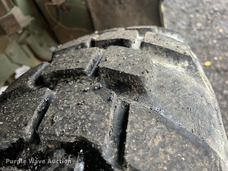 image for item KF9767 1990 Freightliner FLU419  emplacement excavator