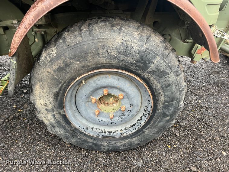 image for item KF9767 1990 Freightliner FLU419  emplacement excavator