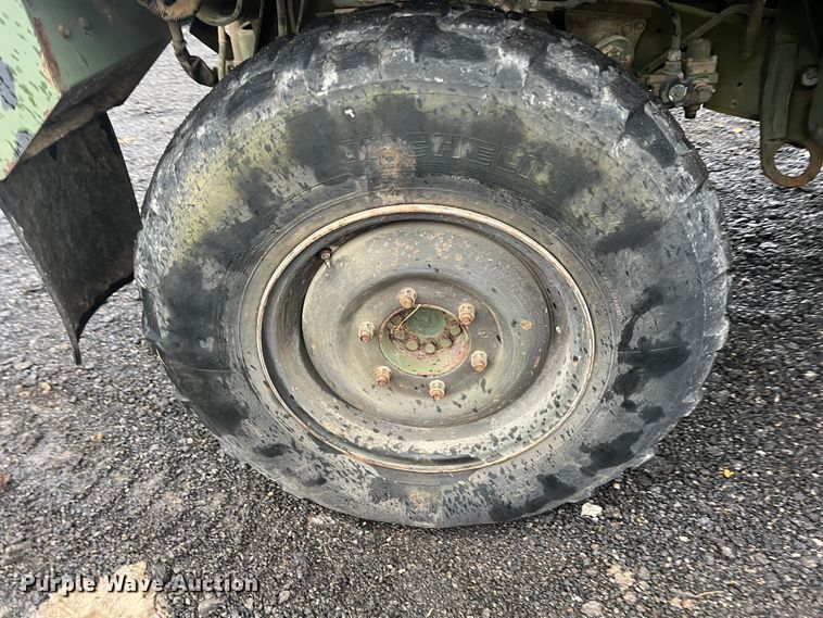 image for item KF9767 1990 Freightliner FLU419  emplacement excavator