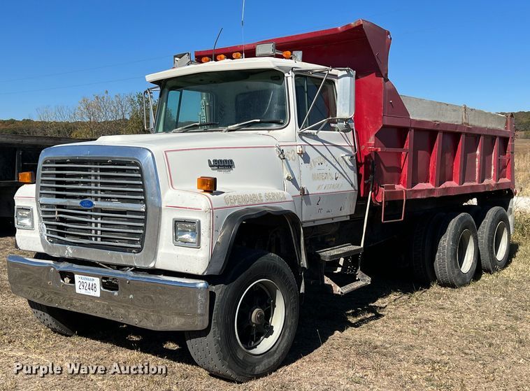 image for item KF9861 1987 Ford L8000  dump truck