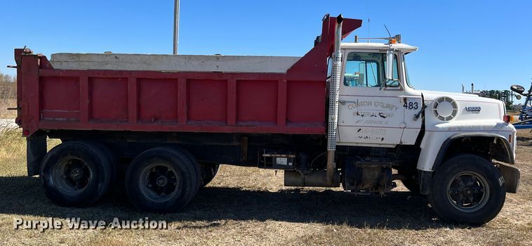 image for item KF9861 1987 Ford L8000  dump truck