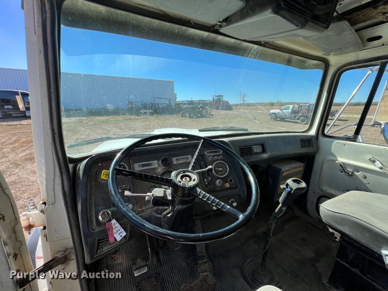 image for item KF9861 1987 Ford L8000  dump truck