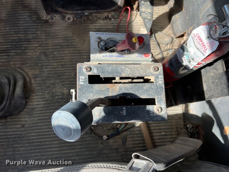 image for item KF9861 1987 Ford L8000  dump truck