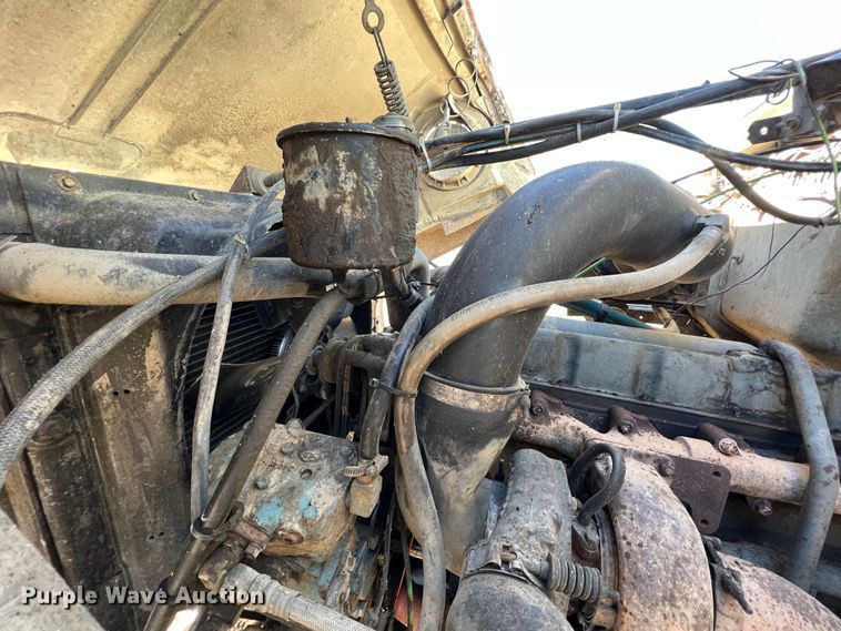 image for item KF9861 1987 Ford L8000  dump truck