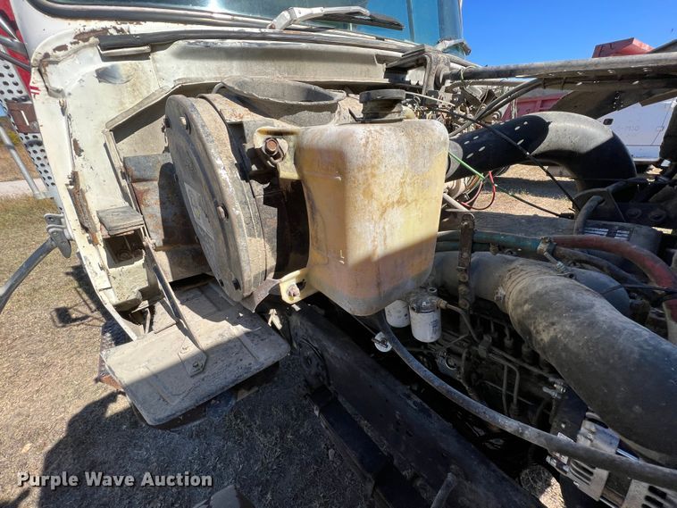 image for item KF9861 1987 Ford L8000  dump truck