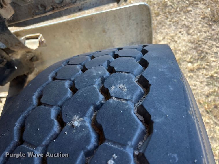 image for item KF9861 1987 Ford L8000  dump truck