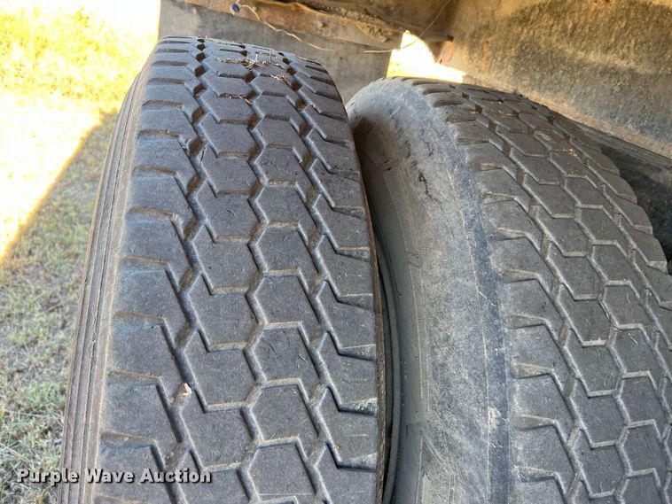 image for item KF9861 1987 Ford L8000  dump truck