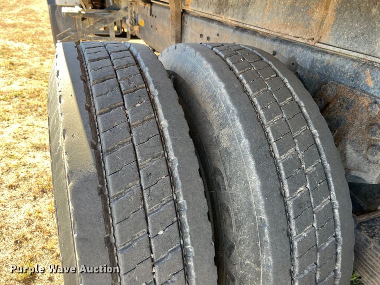 image for item KF9861 1987 Ford L8000  dump truck