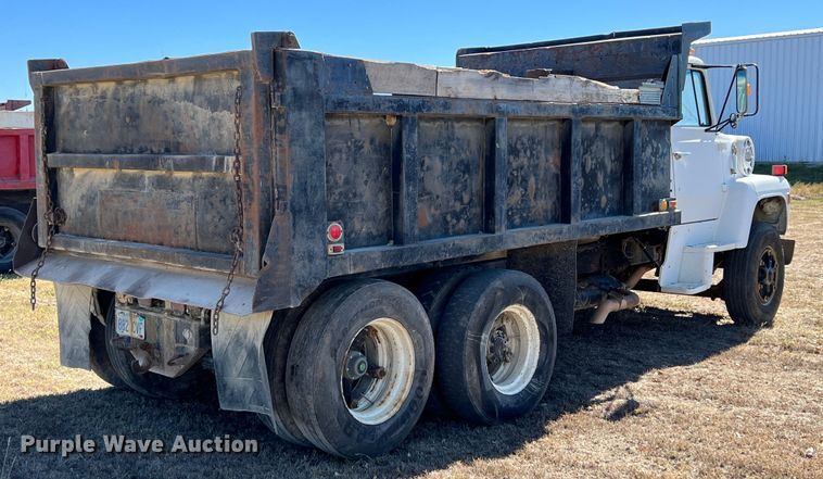 image for item KF9862 1984 Ford L8000  dump truck
