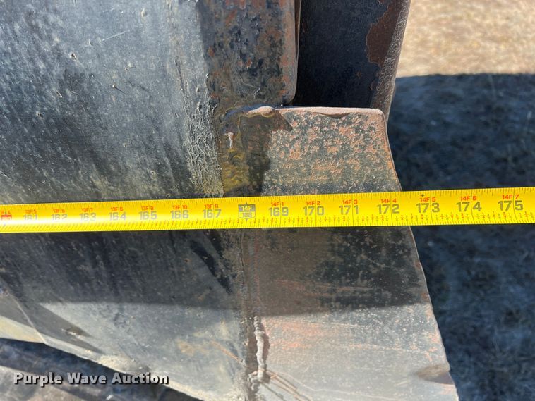 image for item KF9862 1984 Ford L8000  dump truck