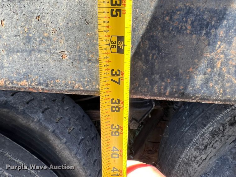 image for item KF9862 1984 Ford L8000  dump truck