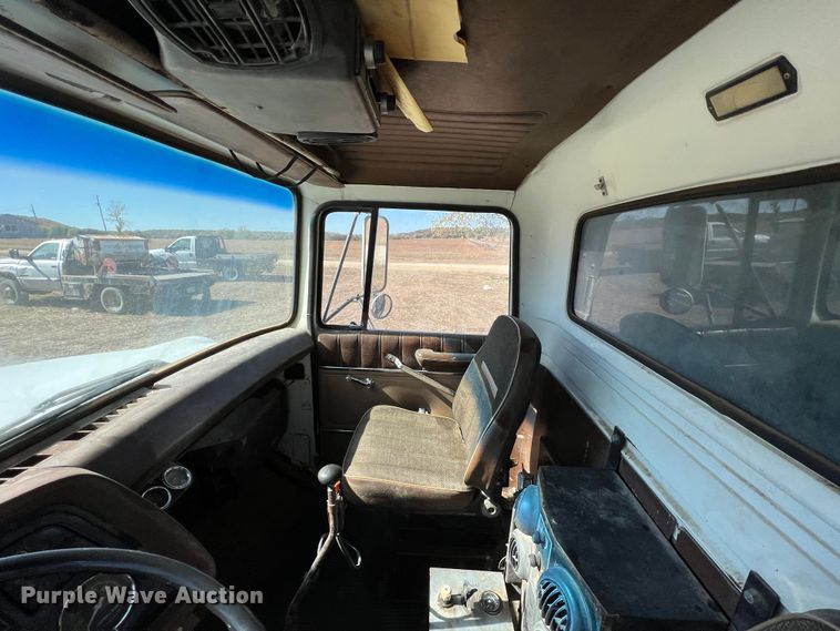 image for item KF9862 1984 Ford L8000  dump truck