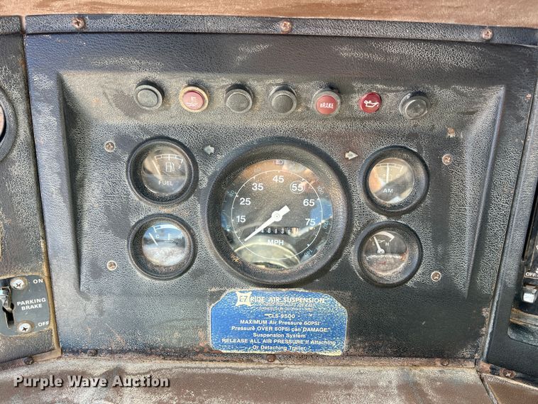 image for item KF9862 1984 Ford L8000  dump truck