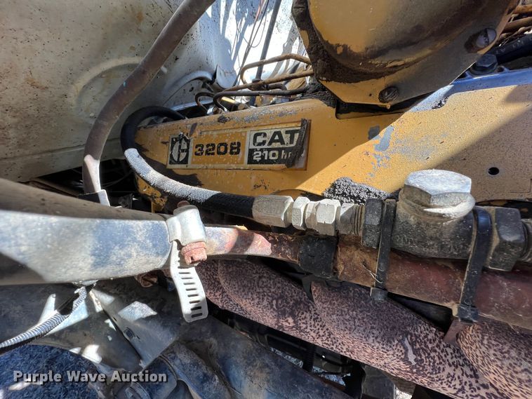 image for item KF9862 1984 Ford L8000  dump truck