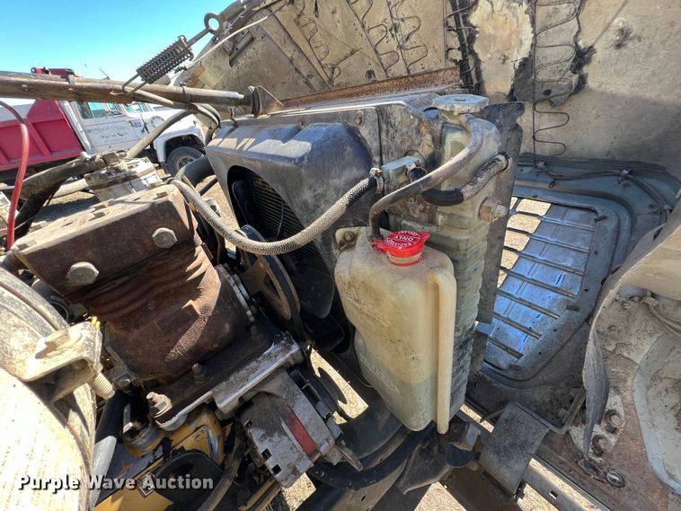 image for item KF9862 1984 Ford L8000  dump truck