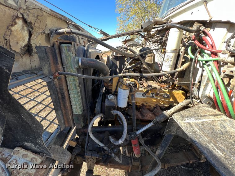 image for item KF9862 1984 Ford L8000  dump truck