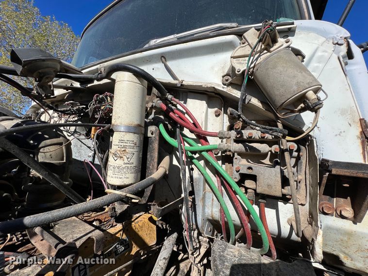 image for item KF9862 1984 Ford L8000  dump truck