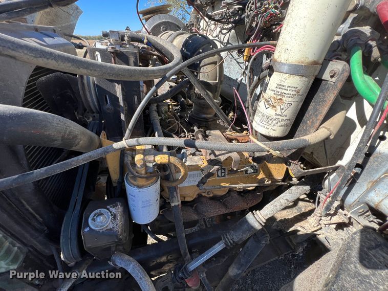 image for item KF9862 1984 Ford L8000  dump truck