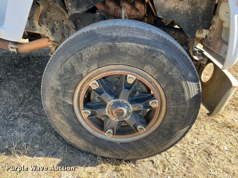 image for item KF9862 1984 Ford L8000  dump truck