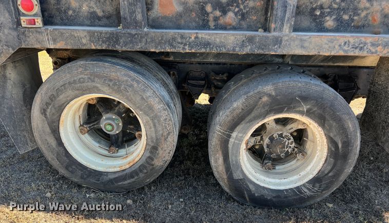 image for item KF9862 1984 Ford L8000  dump truck