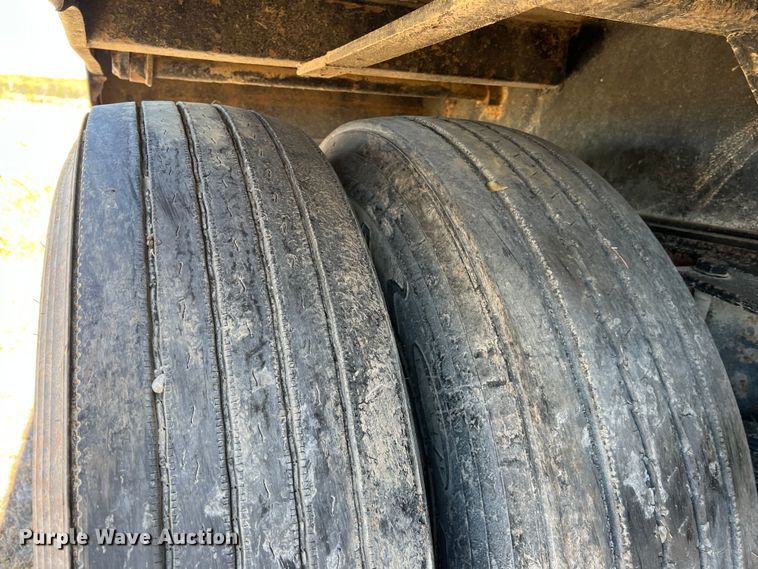 image for item KF9862 1984 Ford L8000  dump truck