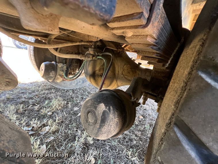 image for item KF9862 1984 Ford L8000  dump truck