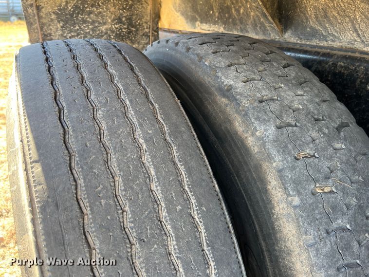 image for item KF9862 1984 Ford L8000  dump truck