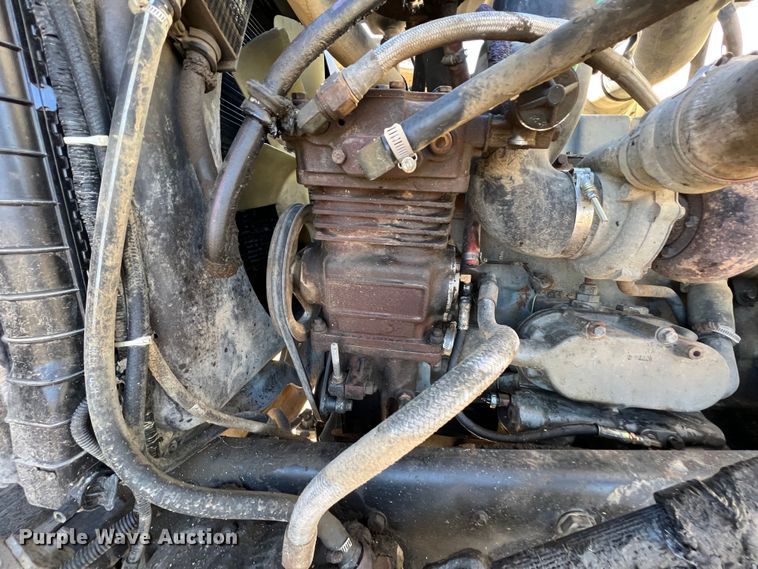 image for item KF9863 1992 Ford L8000  dump truck