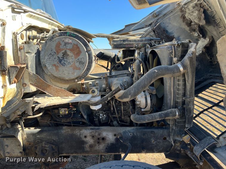 image for item KF9863 1992 Ford L8000  dump truck