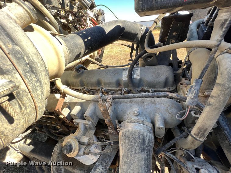 image for item KF9863 1992 Ford L8000  dump truck