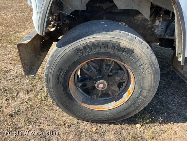 image for item KF9863 1992 Ford L8000  dump truck