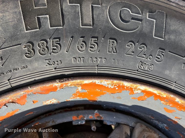 image for item KF9863 1992 Ford L8000  dump truck