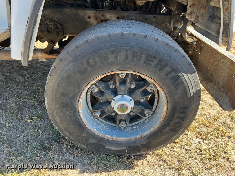 image for item KF9863 1992 Ford L8000  dump truck