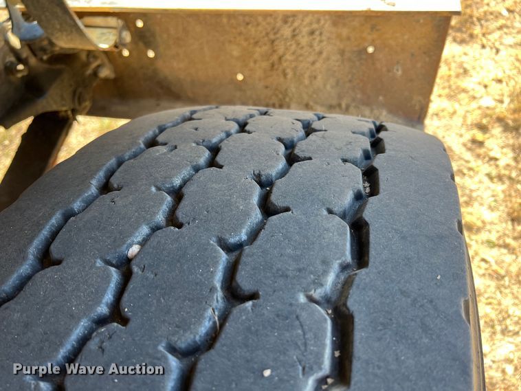 image for item KF9863 1992 Ford L8000  dump truck