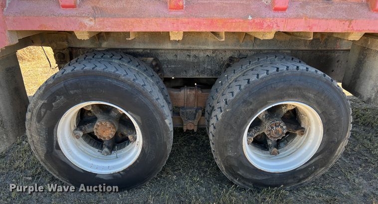 image for item KF9863 1992 Ford L8000  dump truck