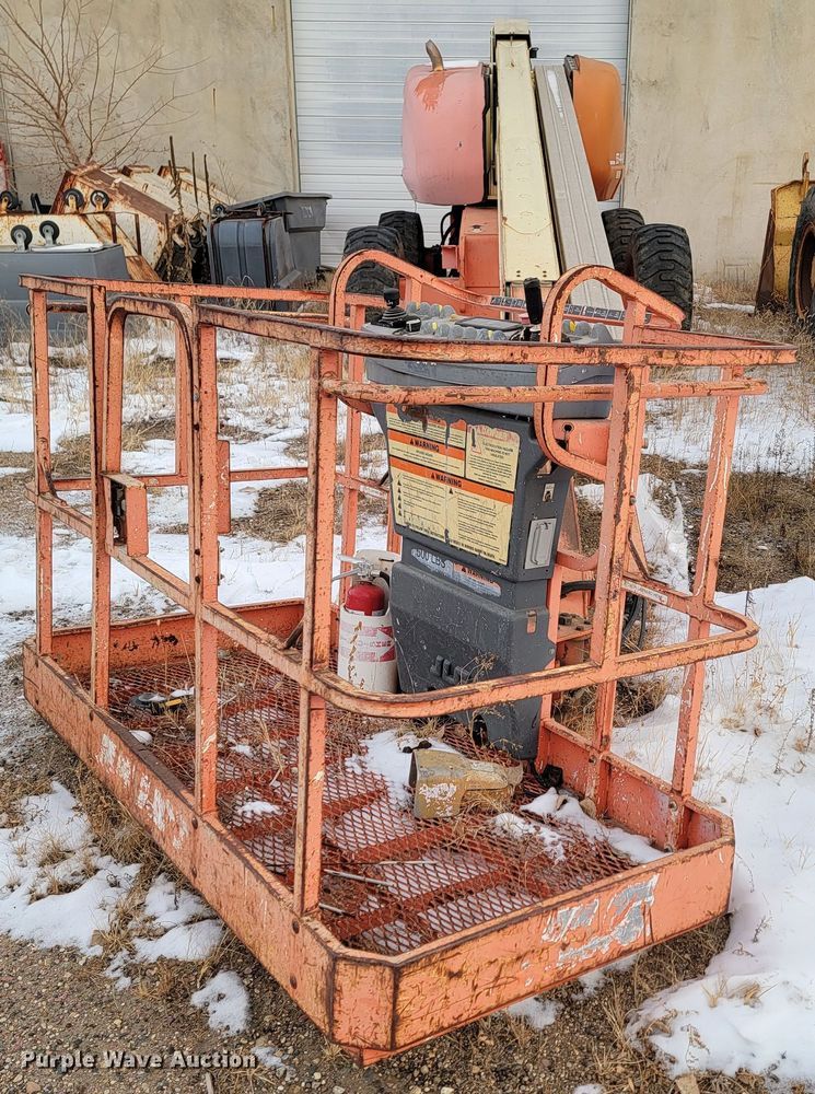 image for item KT9003 1997 JLG 600S  boom lift