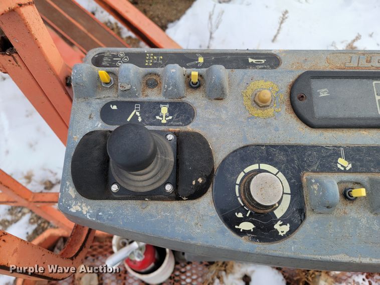 image for item KT9003 1997 JLG 600S  boom lift