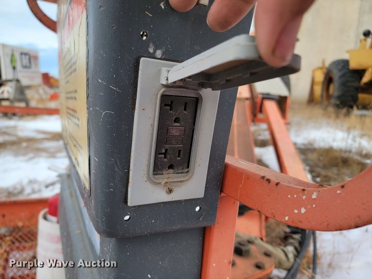 image for item KT9003 1997 JLG 600S  boom lift