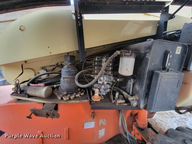 image for item KT9003 1997 JLG 600S  boom lift
