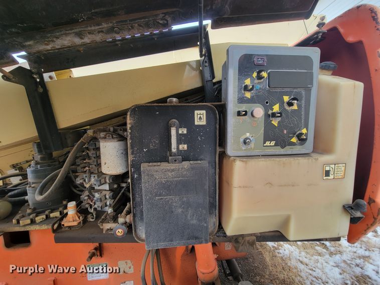 image for item KT9003 1997 JLG 600S  boom lift