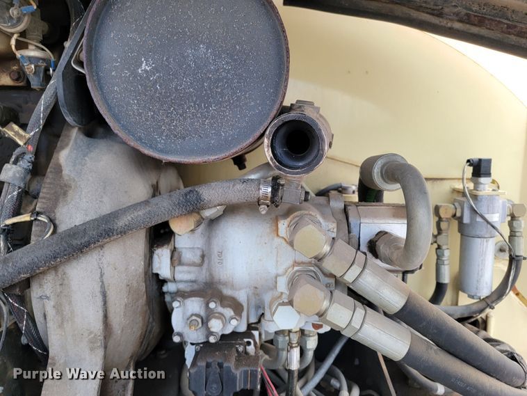 image for item KT9003 1997 JLG 600S  boom lift