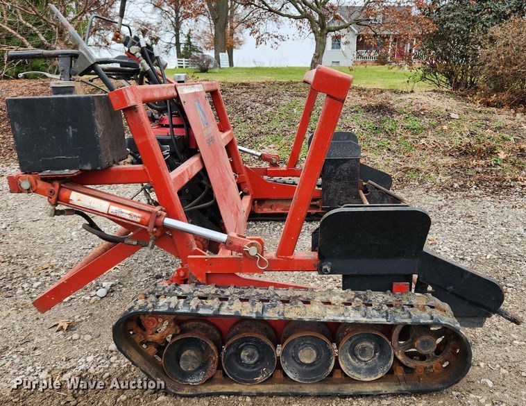 image for item KT9521 Agri-Scrape SP-04  tracked sod installer