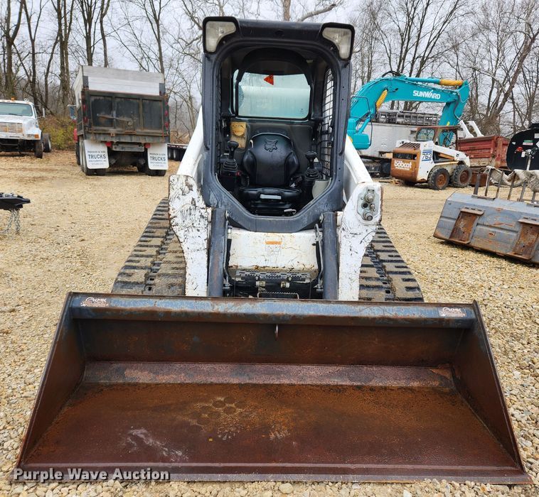 image for item KT9552 2018 Bobcat T740  tracked skid steer loader