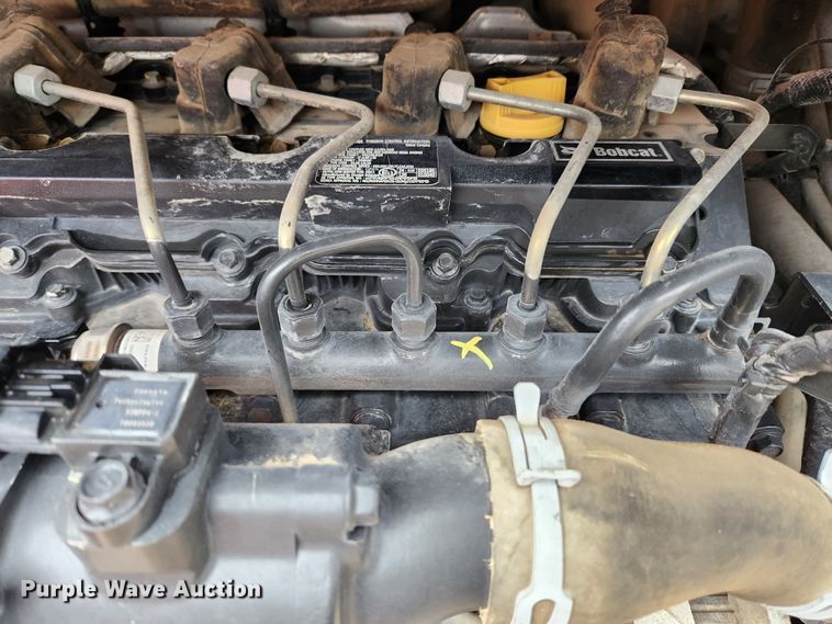 image for item KT9552 2018 Bobcat T740  tracked skid steer loader