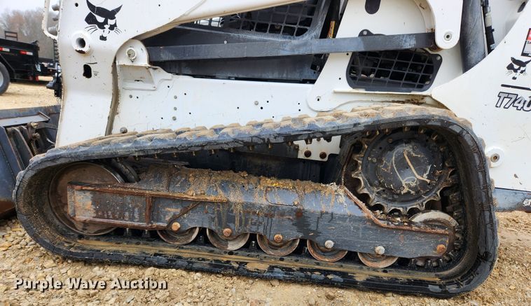 image for item KT9552 2018 Bobcat T740  tracked skid steer loader